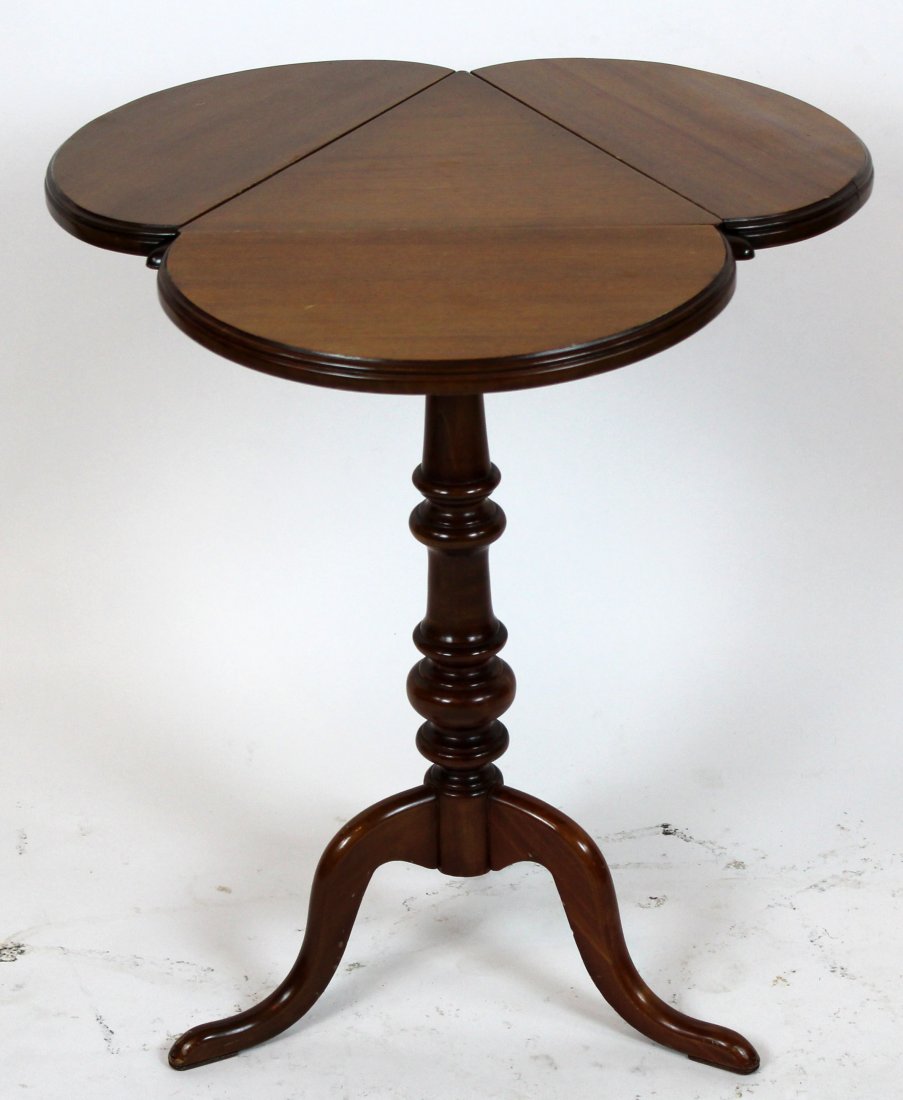 American clover shape drop side table with tri-ped base (1 of 2)