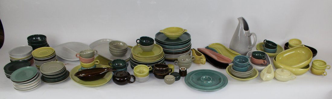 Russel Wright Steubenville earthenware pottery service (1 of 5)