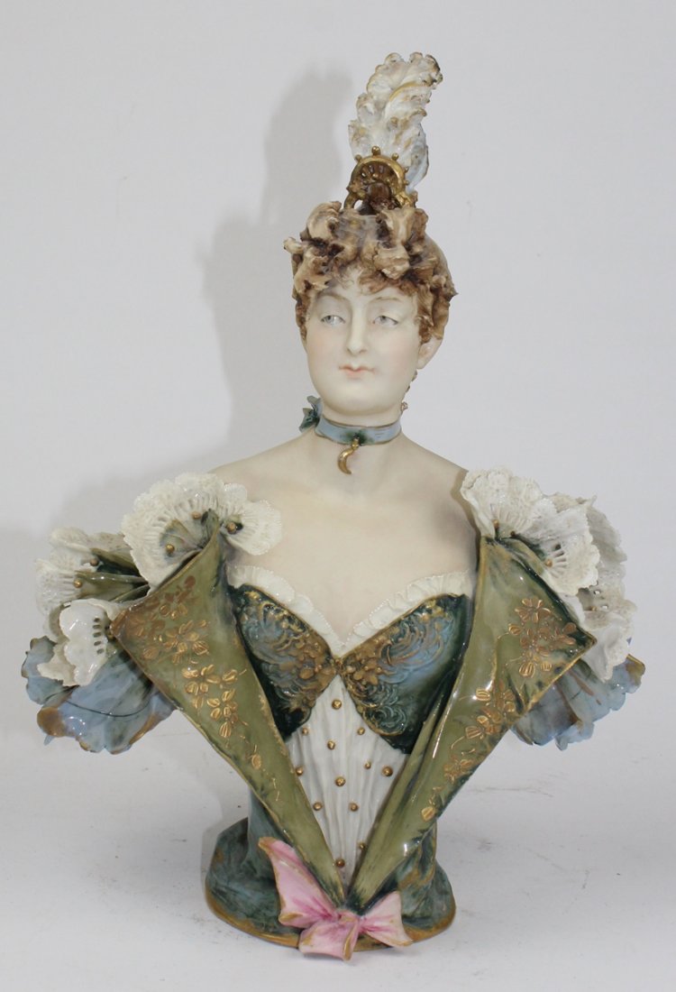 Turntemplitz Bohemia Austrian porcelain bust (1 of 6)