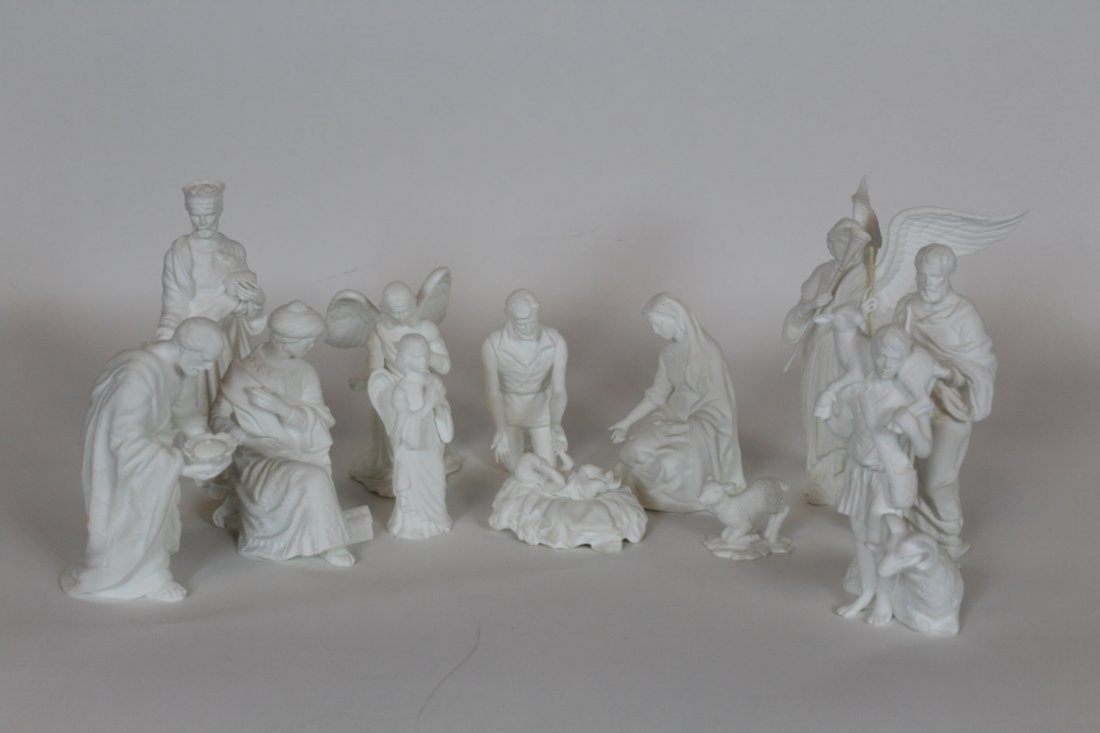 Lenox porcelain nativity (1 of 4)