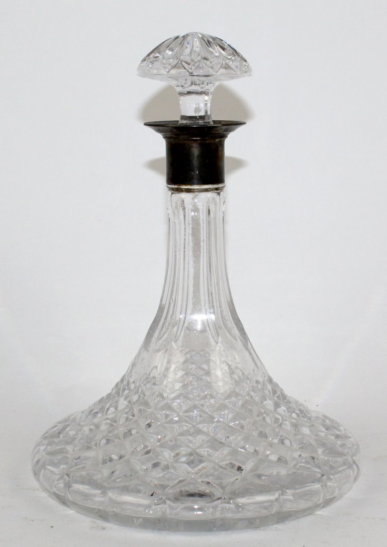 Cut crystal lidded decanter (1 of 3)