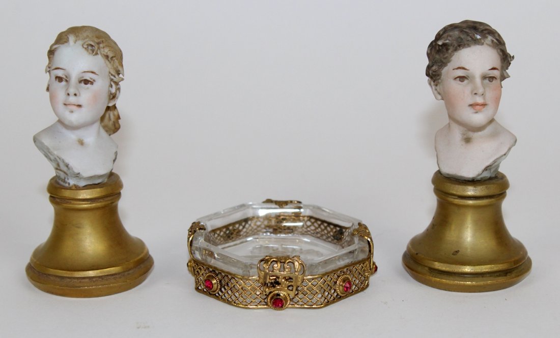 Grouping of 2 Italian miniature busts & ring holder (1 of 3)