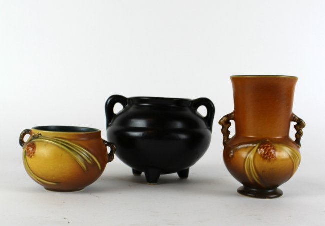 Grouping of Roseville pottery (1 of 6)