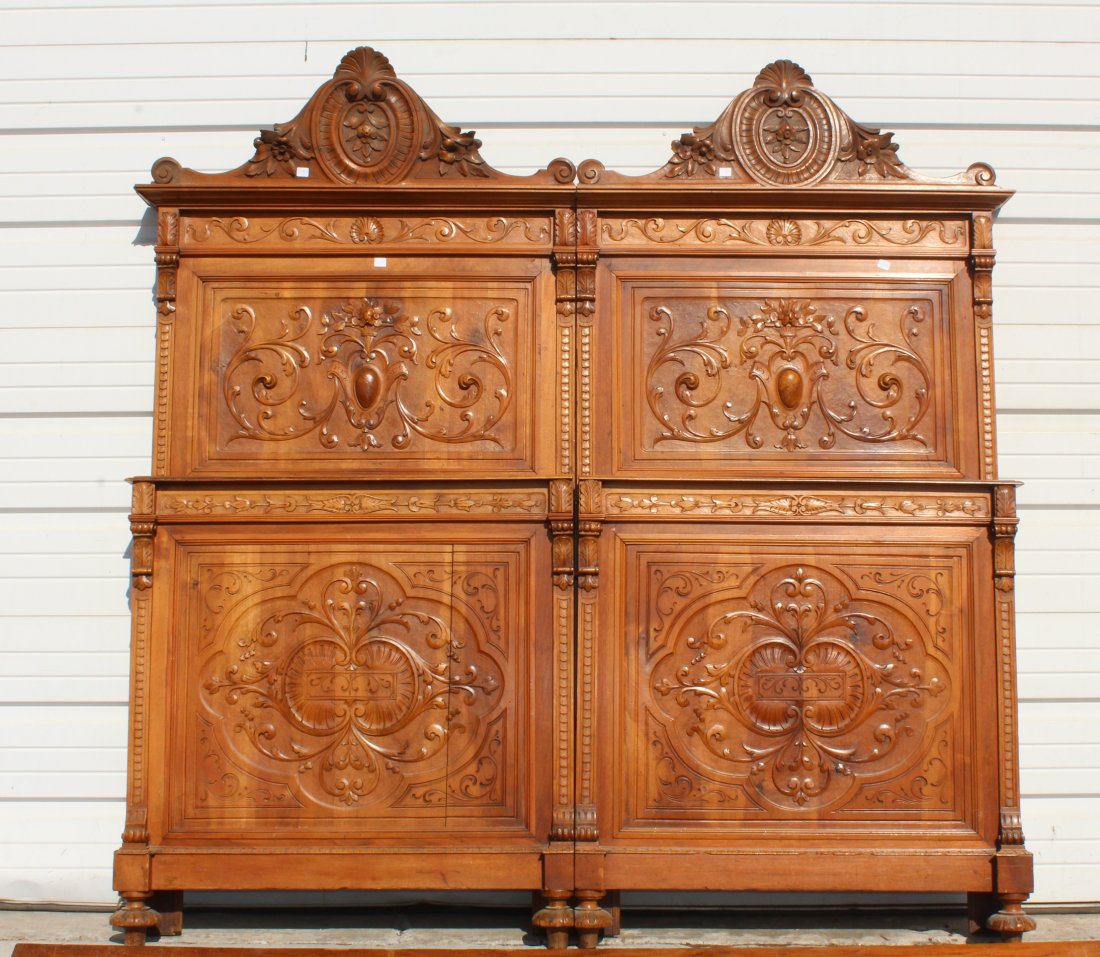 Italian Umbertine carved walniut bed (1 of 7)