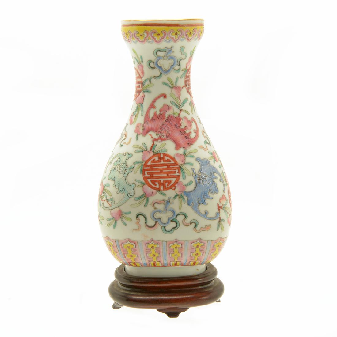 Famille Rose Porcelain Vase, Guangxu and of the P. (1 of 10)
