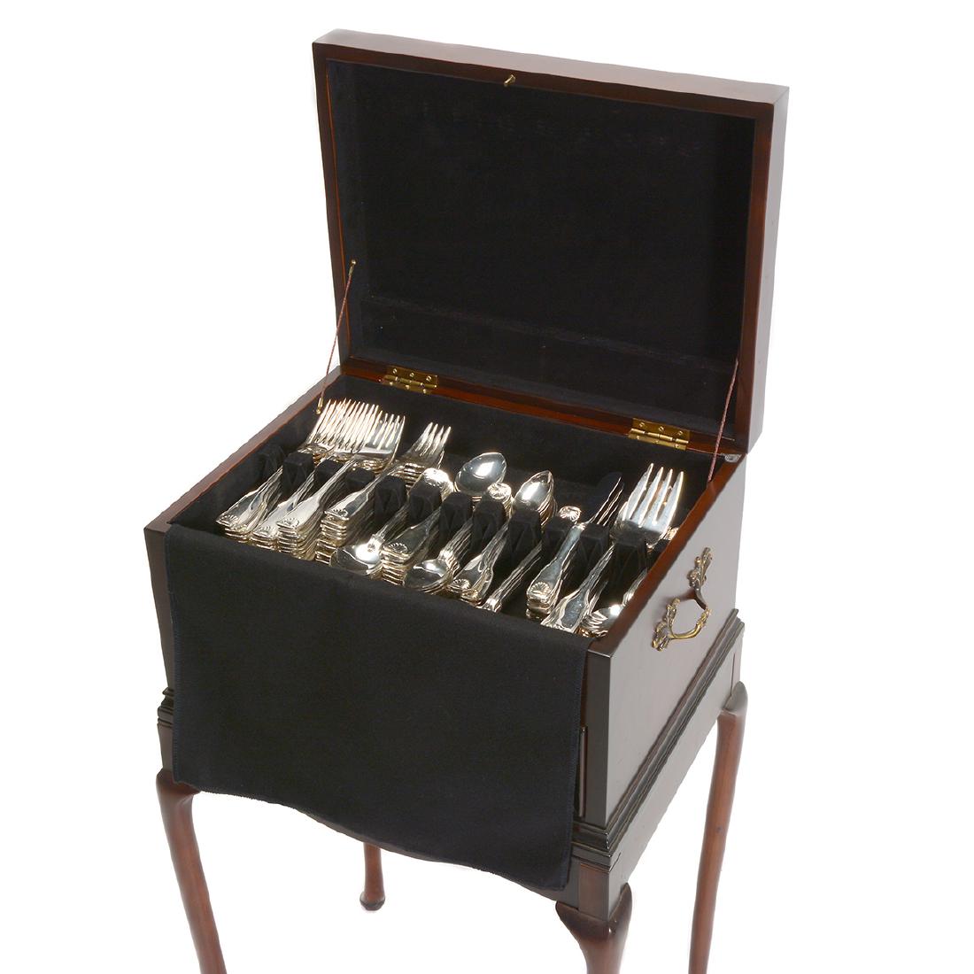 Queen Anne Style Silver Chest with Reed & Barton (1 of 6)