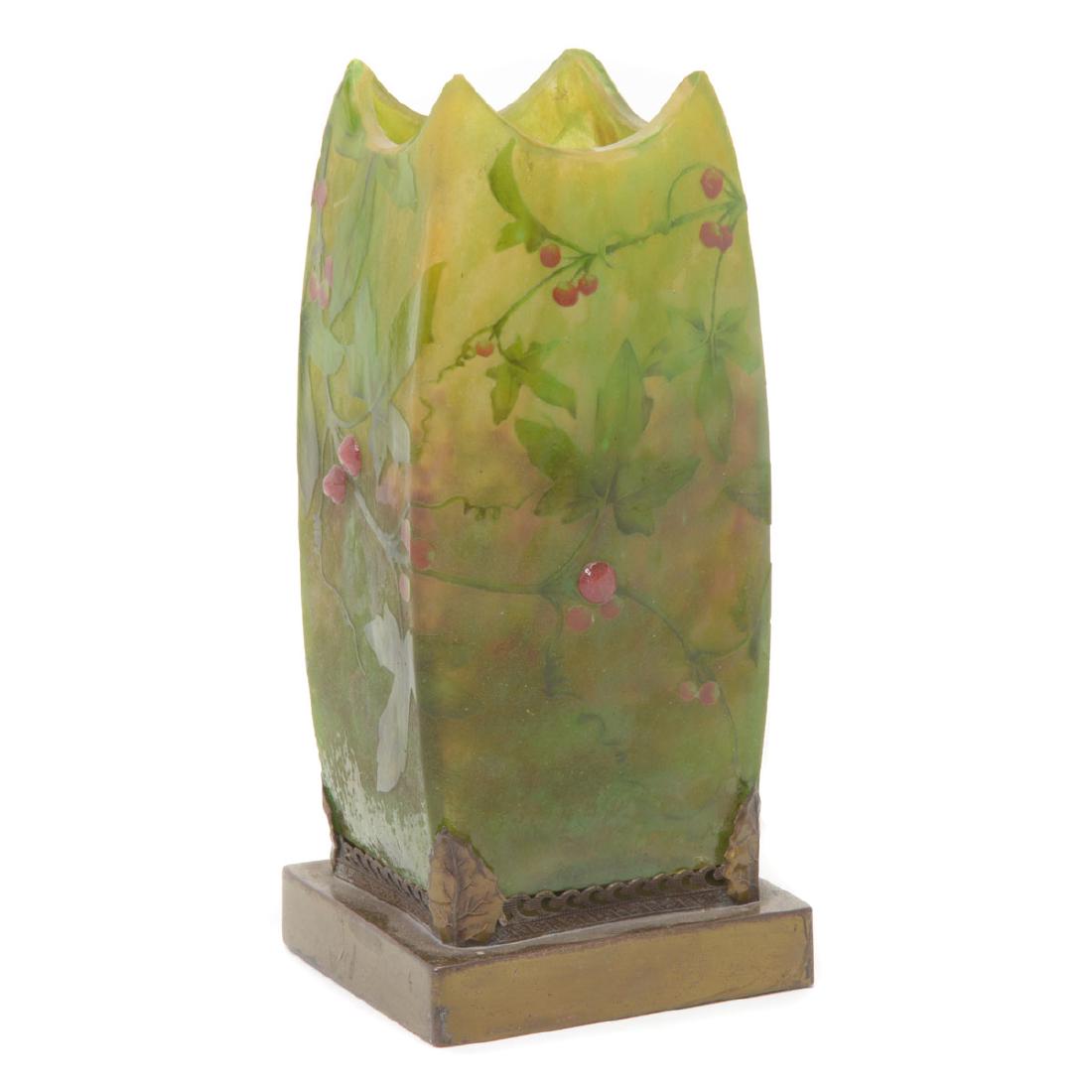 Small Daum Nancy Table Lamp with Berry Bush Motif (1 of 7)