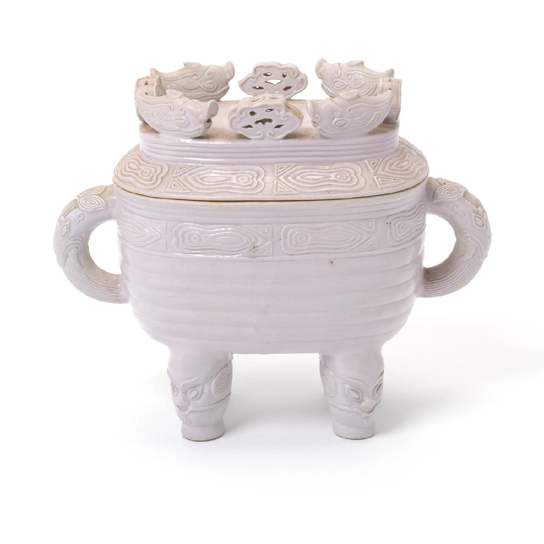 Lavender Glazed Footed Ritual Food Vessel, L 19th/E (1 of 8)