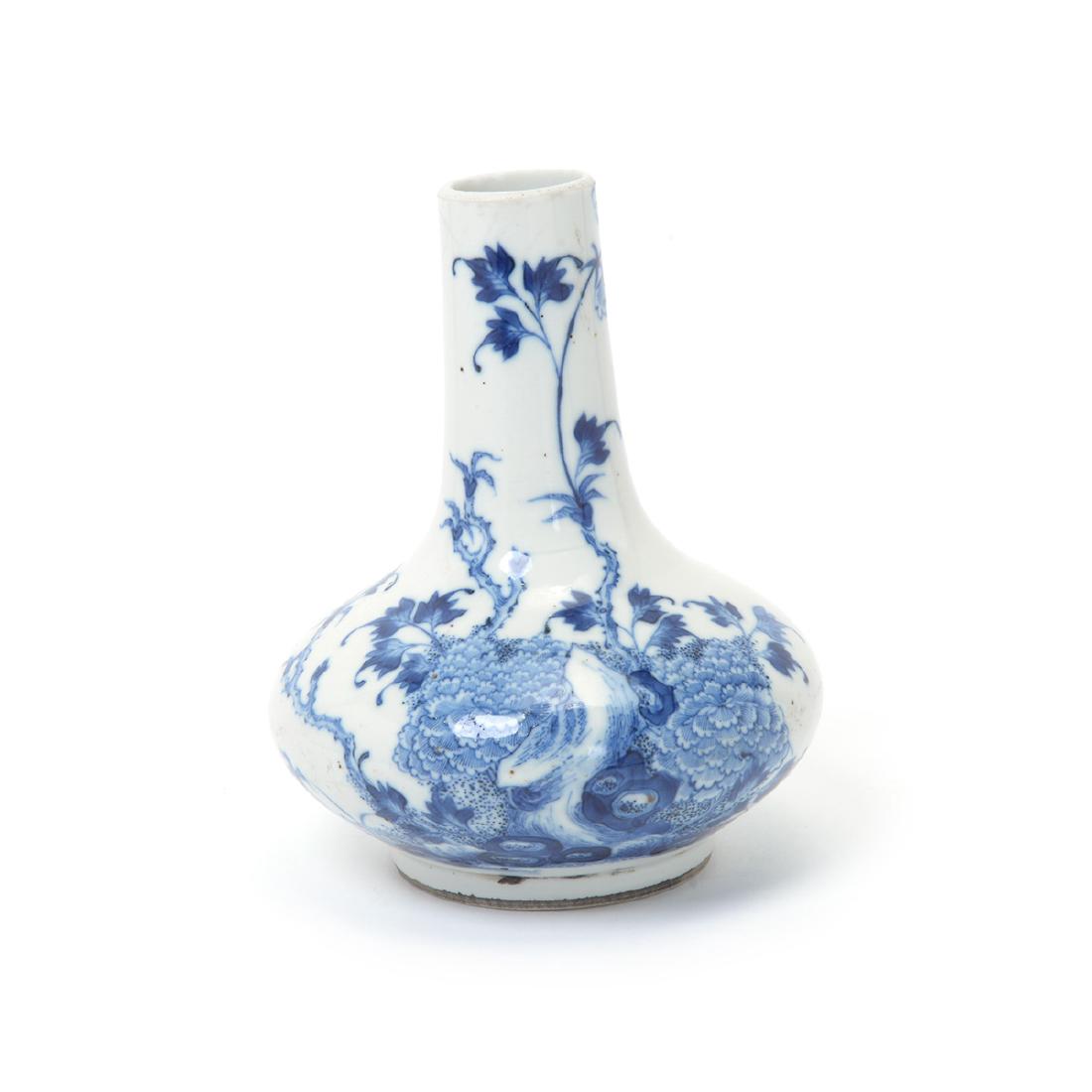 Underglaze Blue Bottle Vase, Kangxi Period (1 of 5)