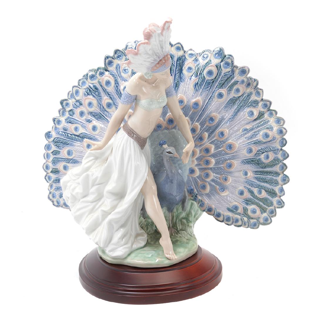 Lladro "Feathered Fantasy"(Dama del Pavo-Spanish Model (1 of 8)