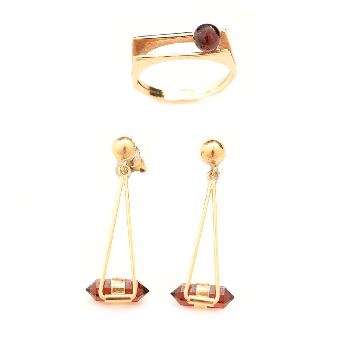 Garnet, 14k Yellow Gold Jewelry Suite. (1 of 5)