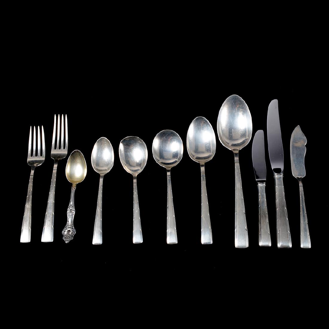Partial Easterling Horizon Pattern Sterling Flatware (1 of 6)