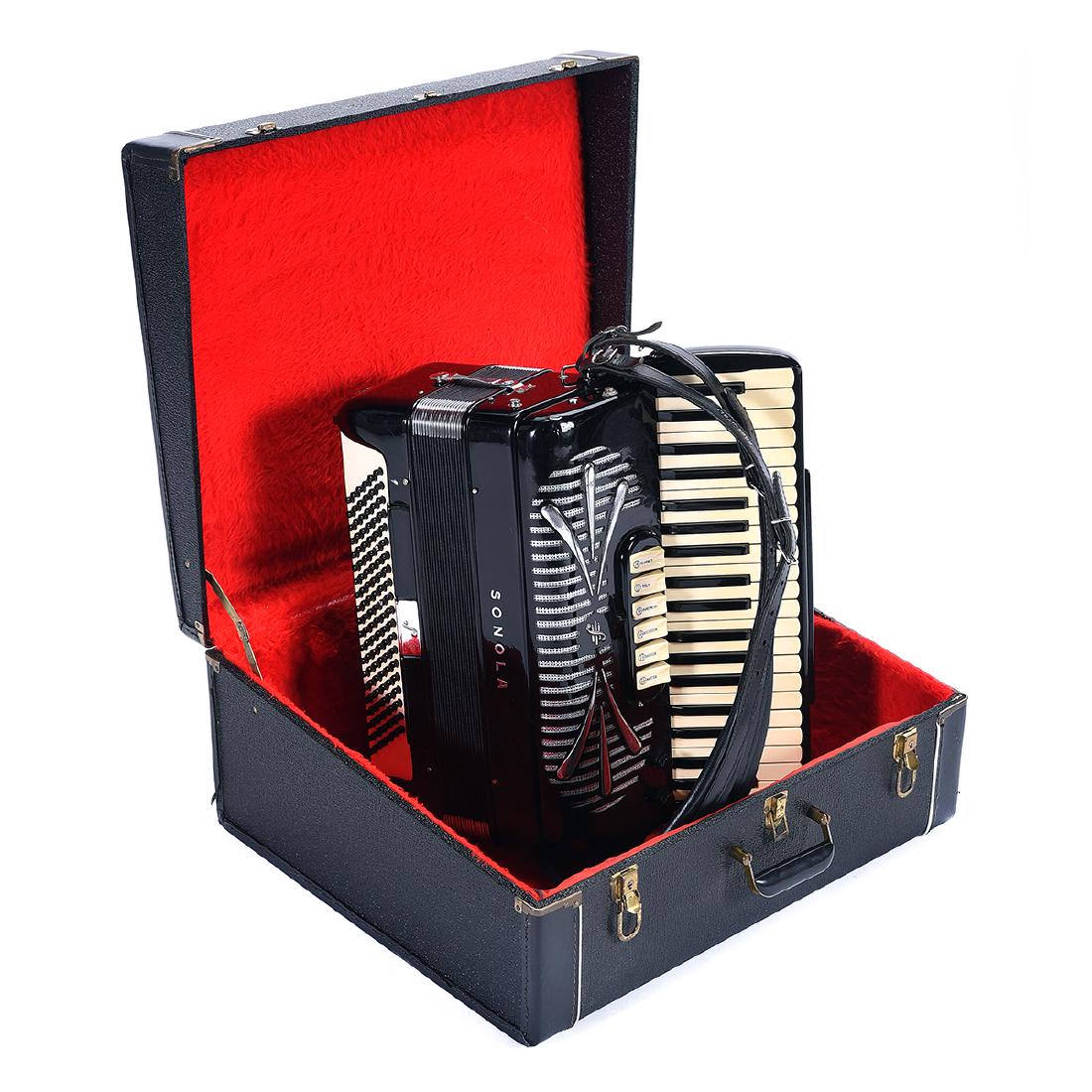 Sonola Accordian Model Ss6 In Case