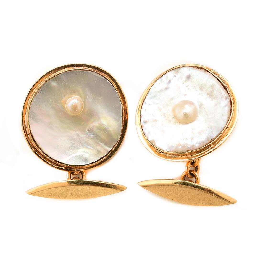 Pair of Gent's Blister Pearl, 18k Yellow Gold (1 of 5)