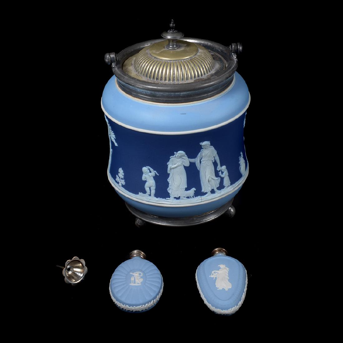 Lot with Wedgwood Biscuit Barrel, Perfumes (1 of 9)