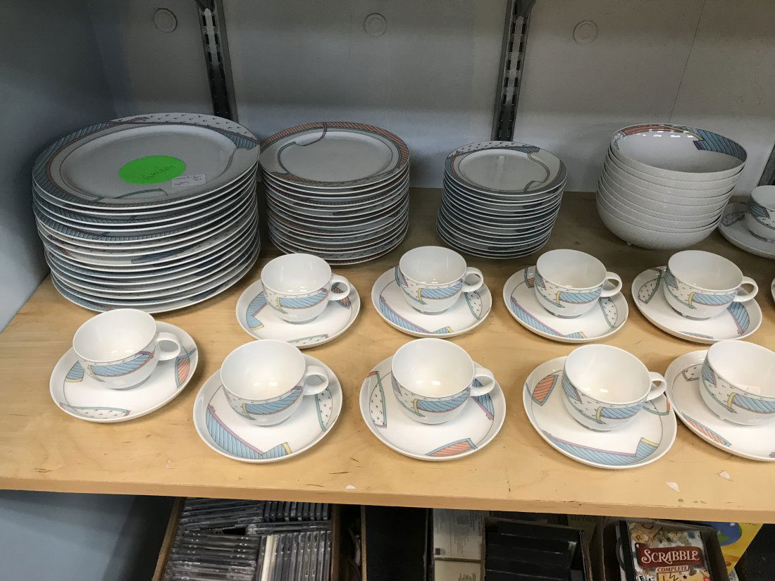 Dorothy Hafner for Rosenthal Porcelain Dinner Service (1 of 5)