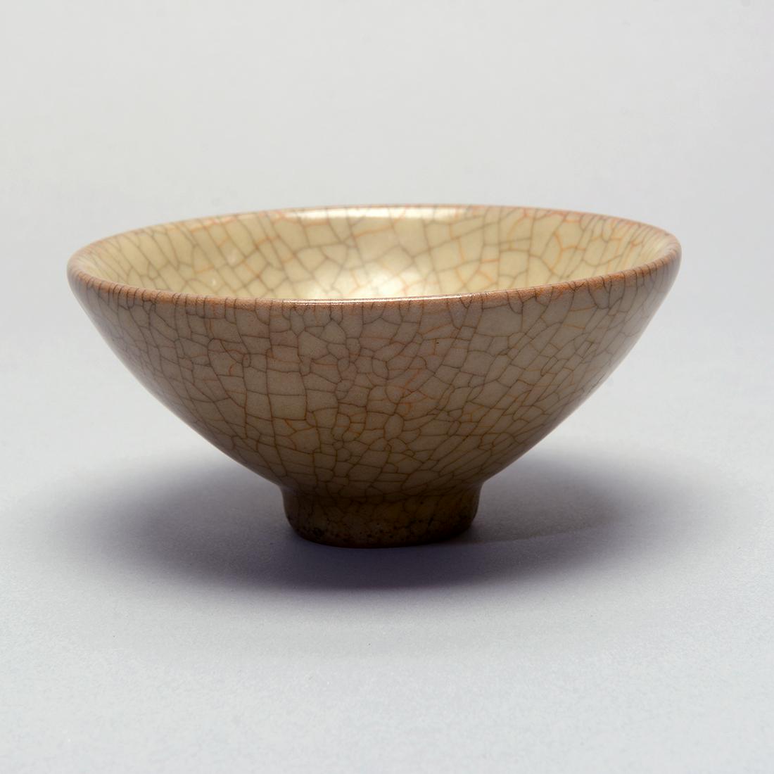 Chineseâ€ Ge Ware Conical Bowl (1 of 2)
