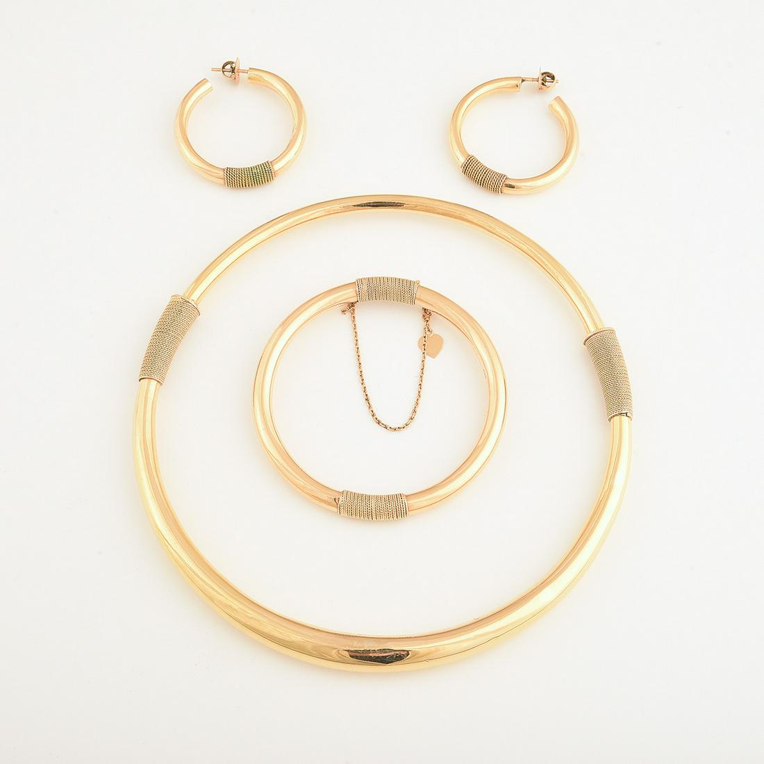 Vietnamese 18k Yellow Gold Jewelry Suite. (1 of 1)