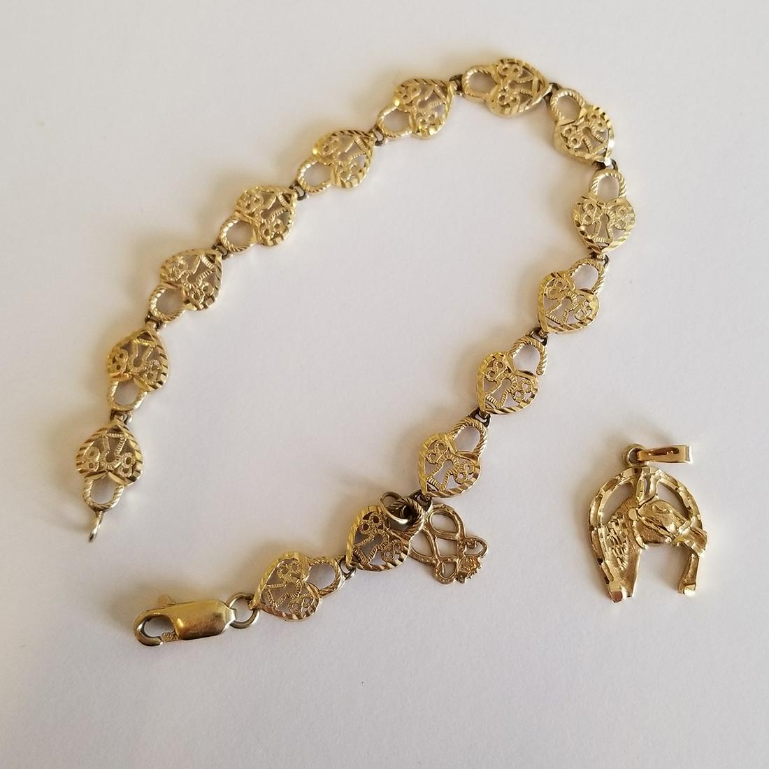 14k Yellow Gold Bracelet Together with a Horse Charm. (1 of 1)