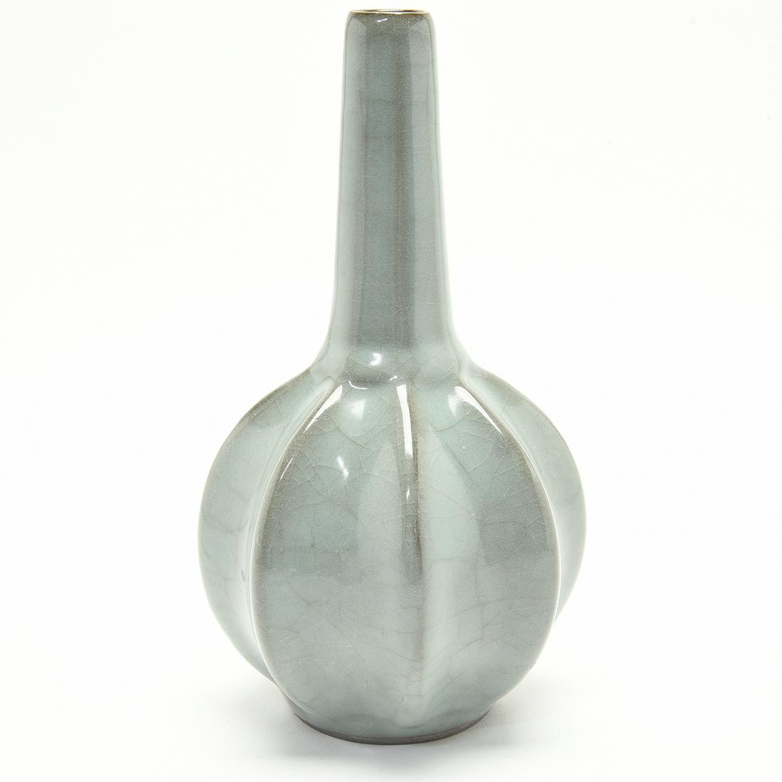 Lungchuan Guan-Type 'Mellon' Vase (1 of 1)