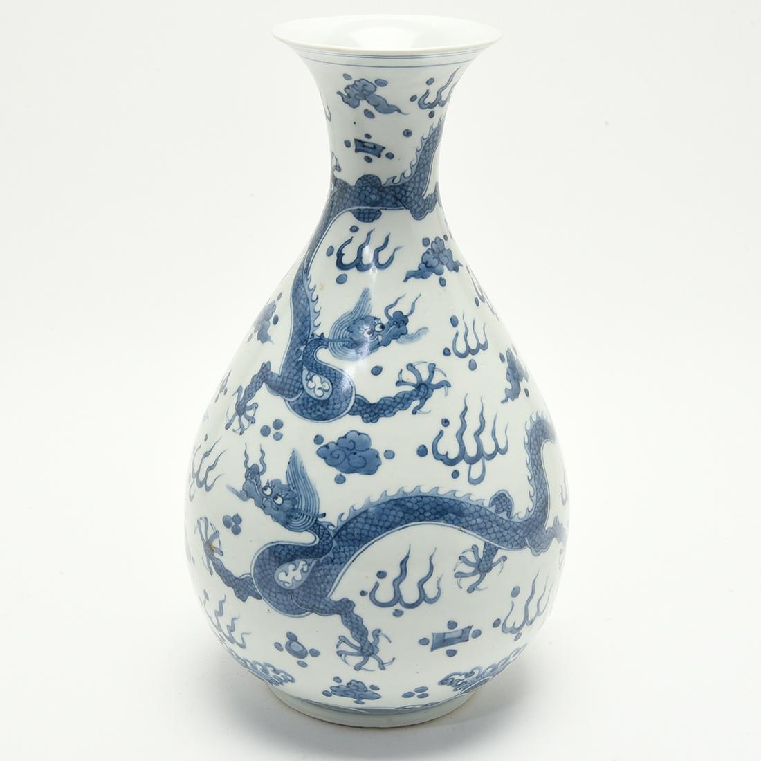 Large Chinese Blue and White Dragon Vase, Yuhuchunping (1 of 1)