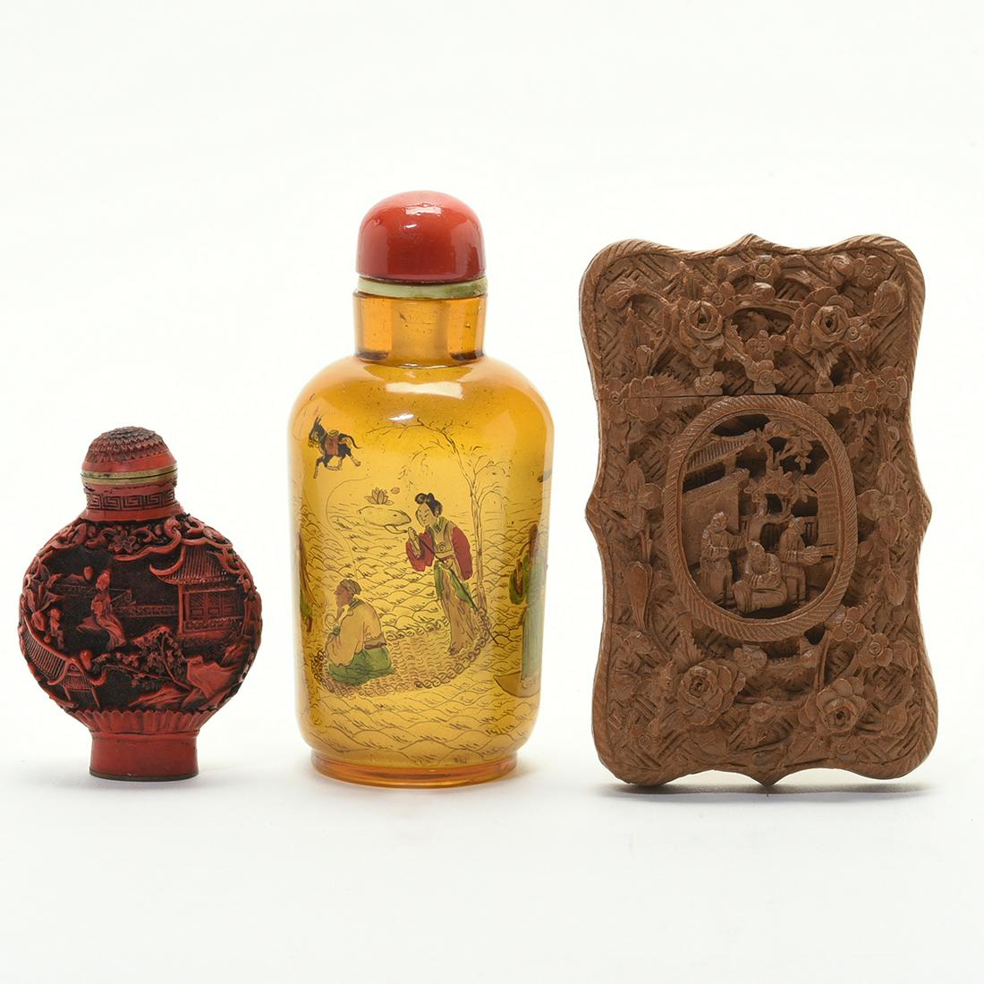 A Group of Two Chinese Snuff Bottles and a Boxwood Card (1 of 3)