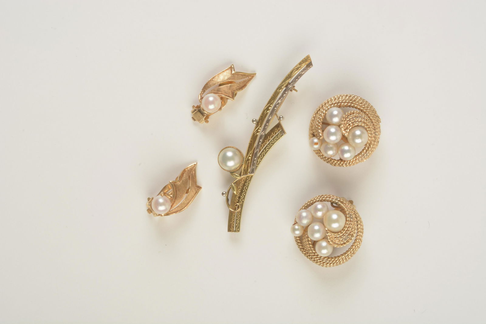 Cultured Pearl, Gold Jewelry Suite. (1 of 2)