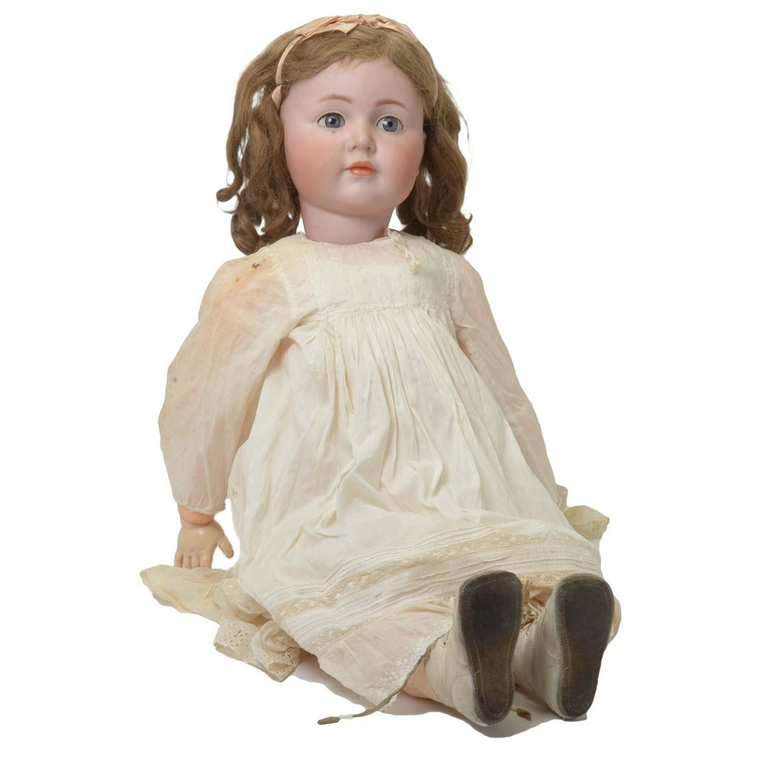 Simon & Halbig 117 Bisque Head Doll. (1 of 4)