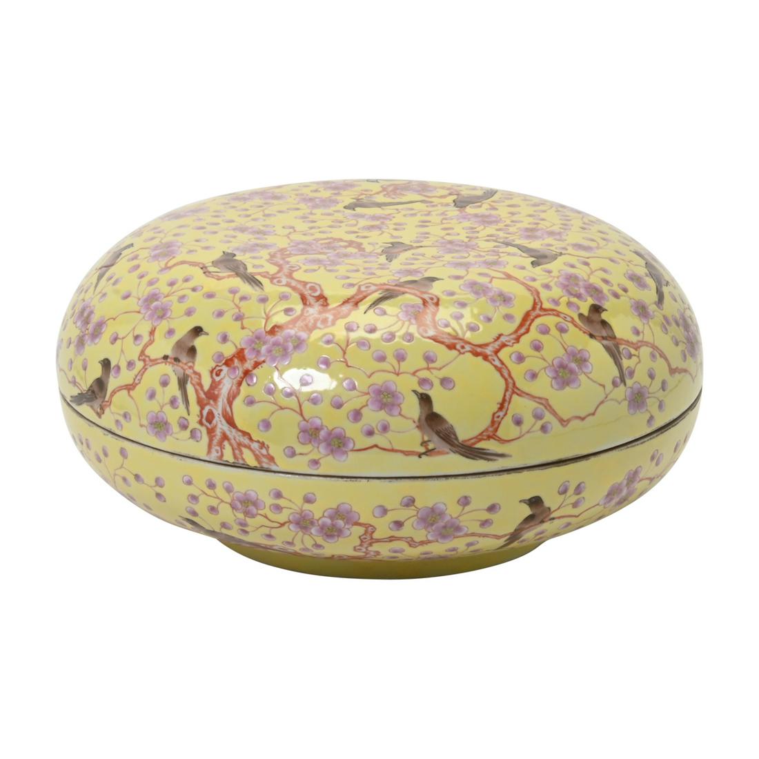 Chinese Famille Rose Circular Box with Cover. (1 of 4)