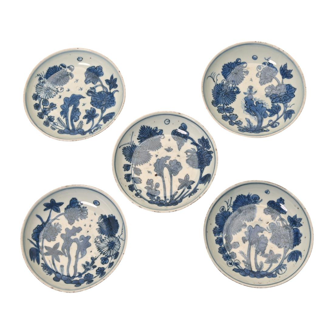 Five Late Ming Dynasty Porcelain Plates. (1 of 4)