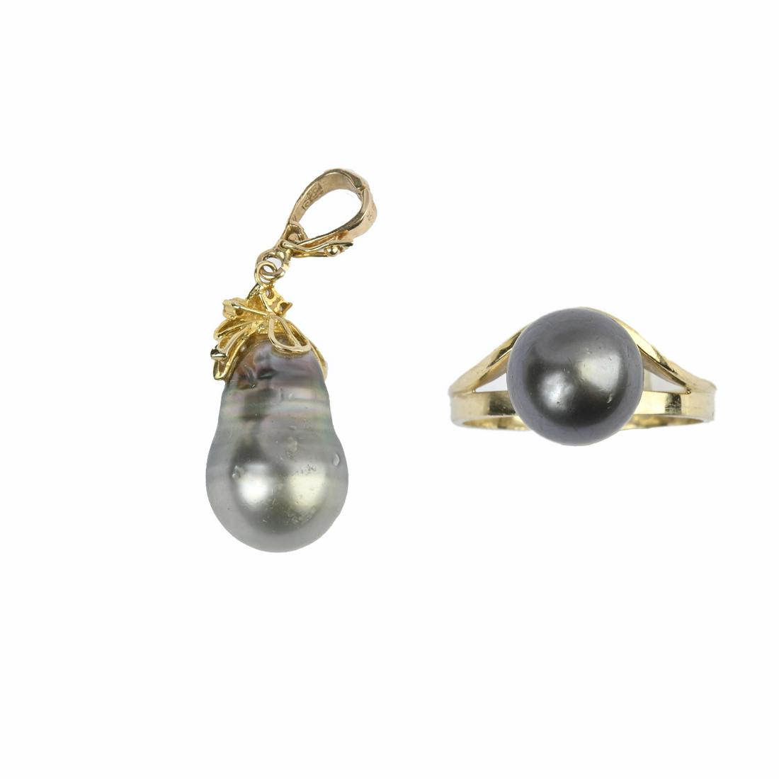 Cultured Pearl, Diamond, 14k Yellow Gold Jewelry Suite. (1 of 6)