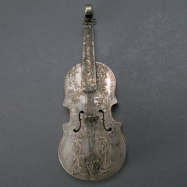 Continental Silver Box in the Form of a Violin: Continental Silver Box in the Form of a Violin {Total silver weight 5.46 troy oz; length 8 inches} [Lacking two tuning pegs]