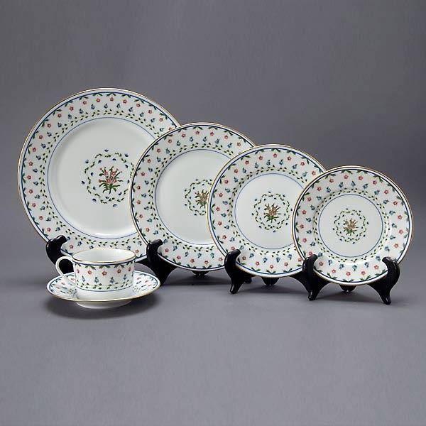 Limoges Partial Dinner Service in Lafayette Patt.: Limoges Ceratene France Partial Dinner Service in the Lafayette Pattern: five dinner plates (diameter 11 inches); two lunch plates (diameter 8 3/4 inches); four bread plates; one dessert plate; five c