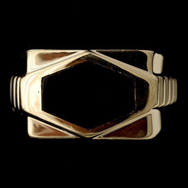 BLACK ONYX, 14K YELLOW GOLD RING.: BLACK ONYX, 14K YELLOW GOLD RING. Featuring one elongated hexagonal black onyx tablet, inlaid in a 14k yellow gold mounting. 6.2 dwts. Size 8 3/4.