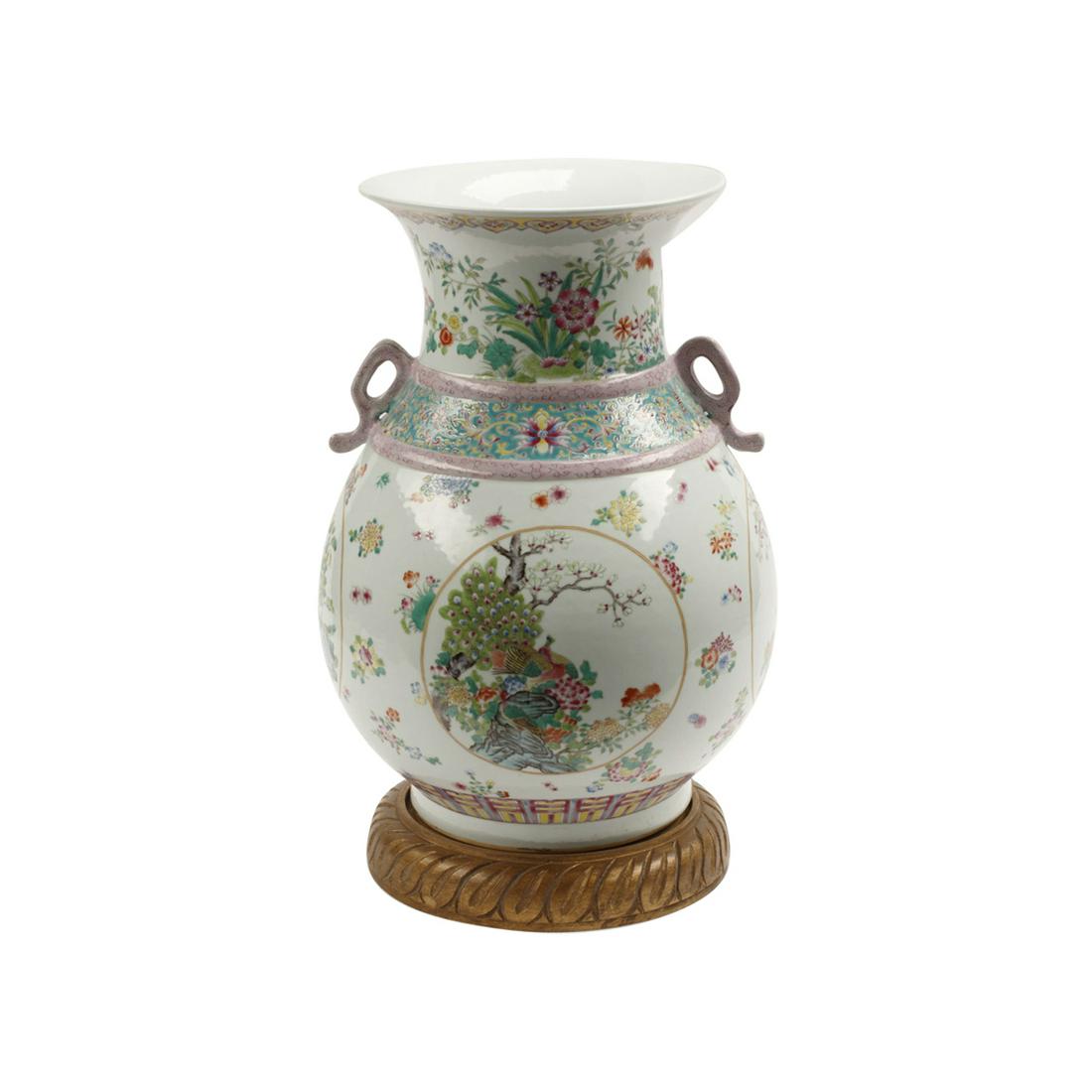 Large Chinese Export Porcelain Pot on Gilt Base. (1 of 4)