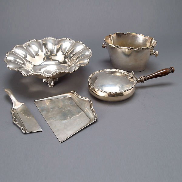 Lot of Mexican Sterling Hollow Ware (5): Lot of Mexican Sterling Hollow Ware, each with an applied scrolling leaf border, stamped "Maciel" "Hecho en Mexico": comprising a covered butler tray stamped "MAP", maker's mark, S in cursive script #
