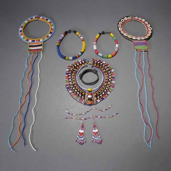 MAASAI and ZULU, beadwork: MAASAI and ZULU, beadwork