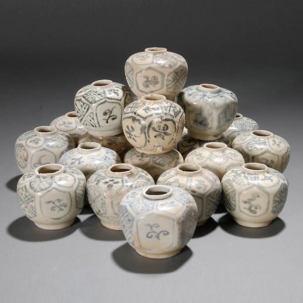 21 Hoi An Hoard Blue and White Vietnamese Jarlets: Twenty-one Hoi An Hoard Blue and White Vietnamese Jarlets,Late 15th/Early 16th Century {Average heieght 2 1/4 inches,average diameter 2 5/8 inches}