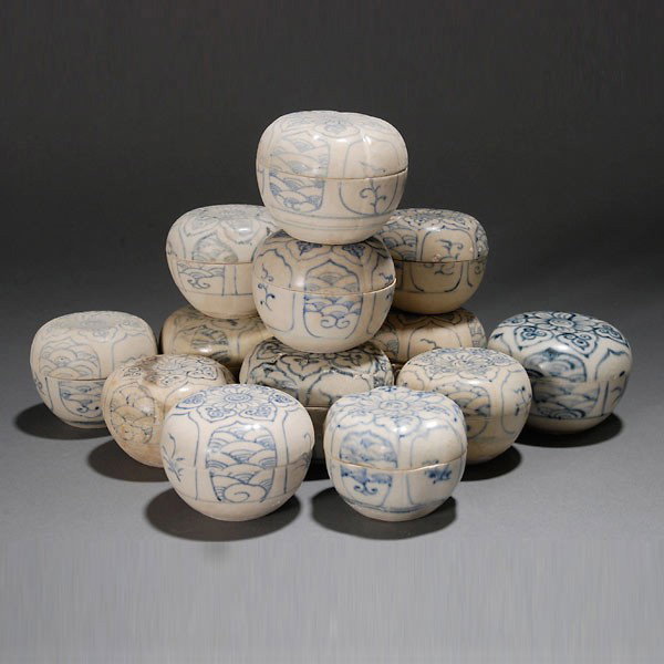 40 Hoi An Hoard B/W Vietnamese Boxes: Forty Hoi An Hoard Blue and White Vietnamese Boxes, Late 15th/Early 16th Century {Average height 2 inches, average diameter 2 1/4 inches}