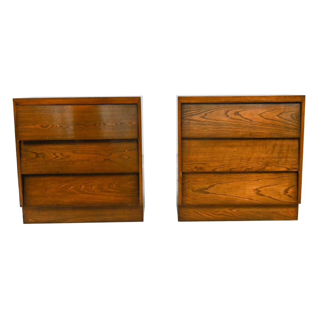 Pair of Mid Century Modern John Kapel Oak Dressers.: Pair of Mid Century Modern John Kapel Oak Dressers for Glenn of California. John Kapel (B. 1922). For Glenn of California; each with three drawers. {Approximate dimensions: 29 high x 28 wide x 16 1/2