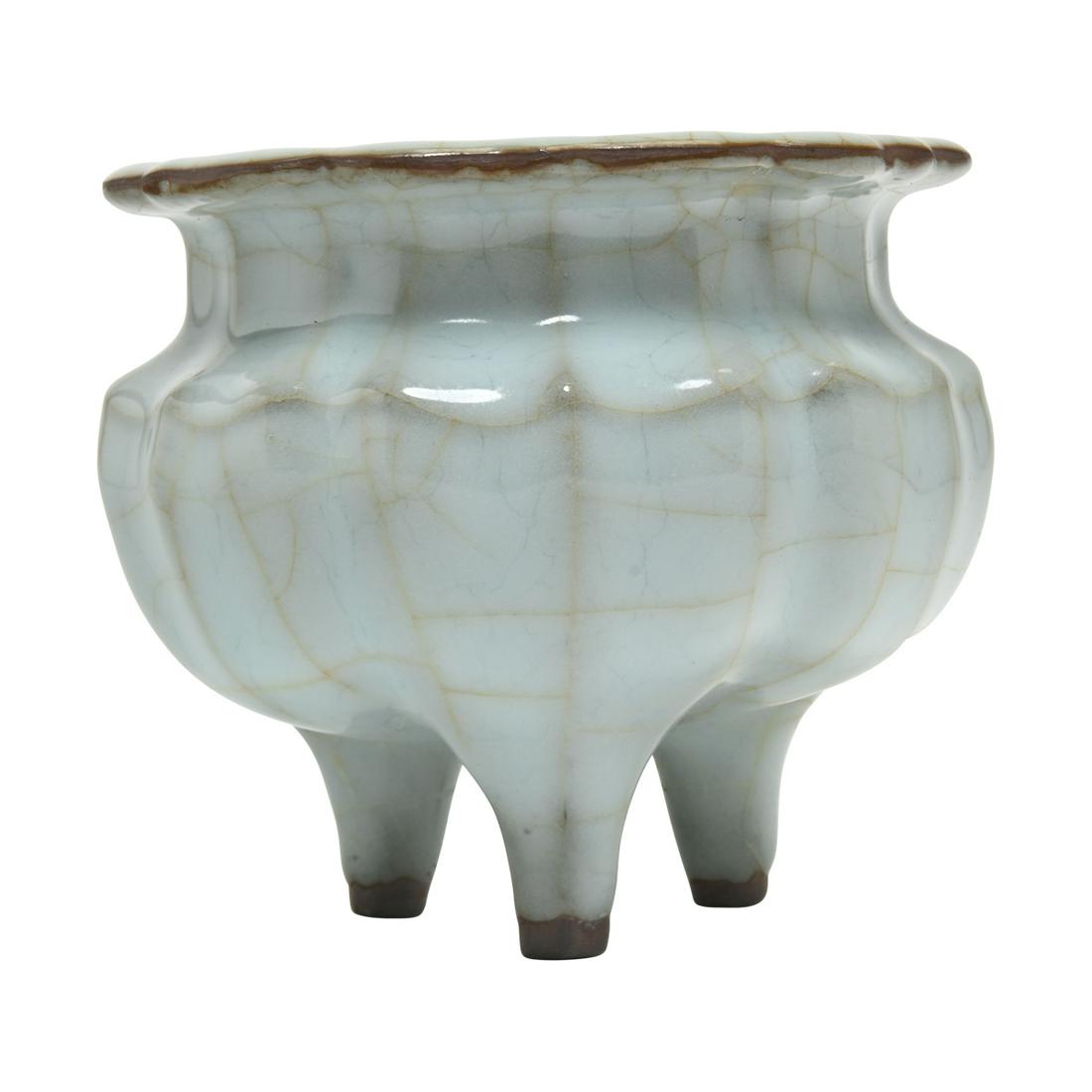 A Guan Type Celadon Ribbed Tripod Censer (1 of 5)