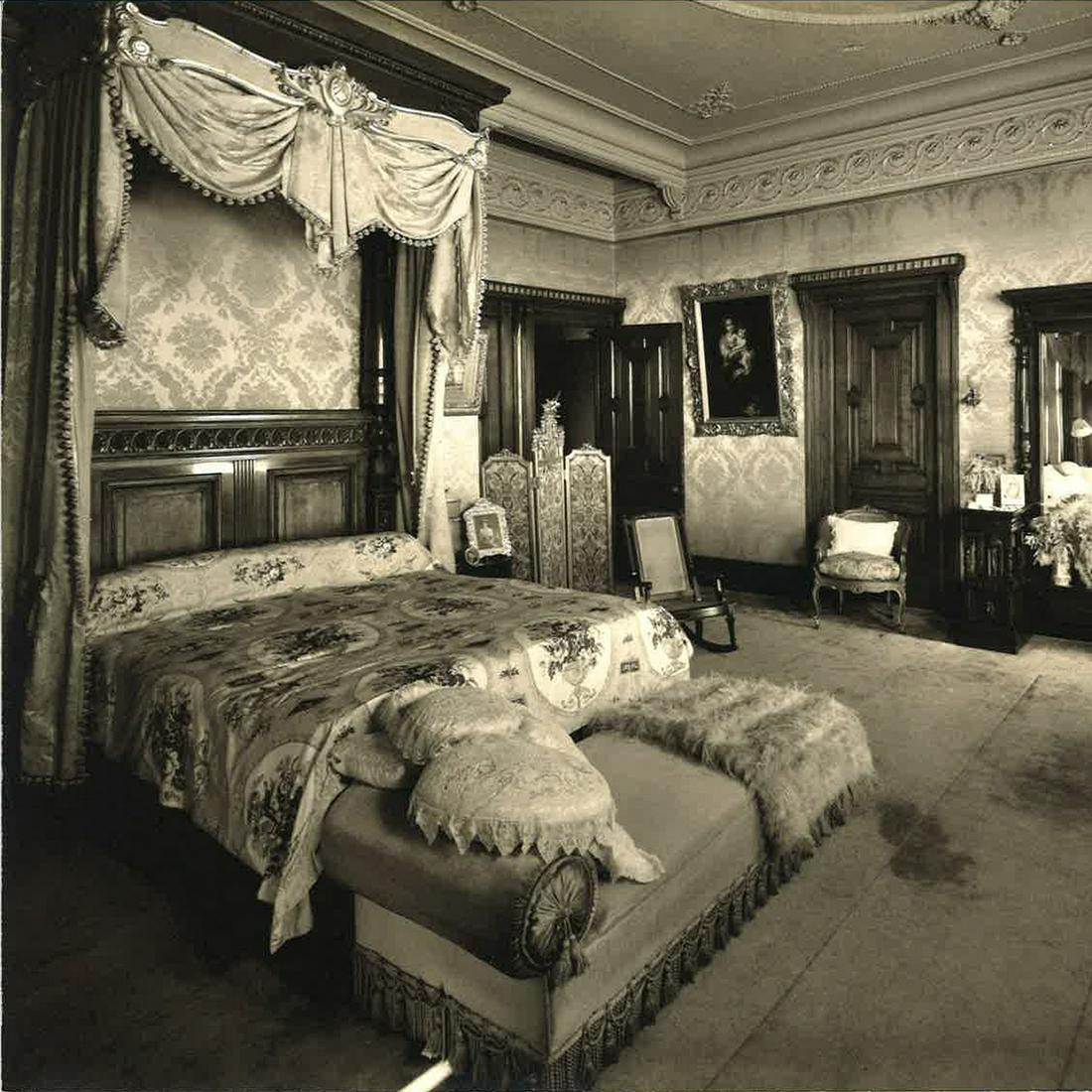 Victorian Half Tester Bed, Circa 1885. (1 of 1)