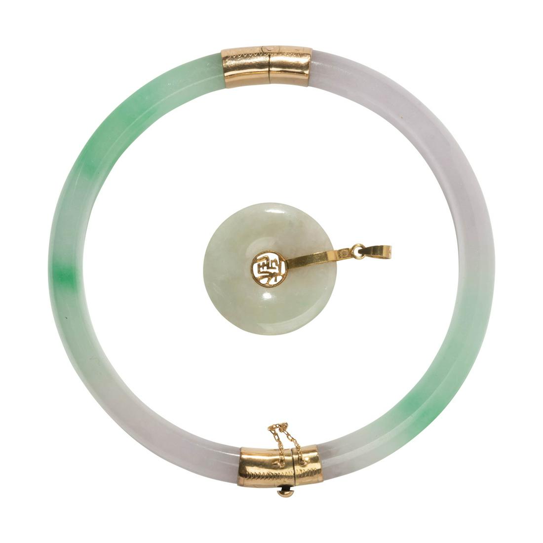 Jadeite Jade, Yellow Gold Jewelry Suite. (1 of 3)