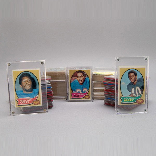 Large Lot of 1970 Topps Football Cards.: Large Lot of 1970 Topps Football Cards. Key cards: #70 G. Sayers, #90 O.J. Simpson (R), #114 B. Smith (R) and 150 J. Namath. Overall condition excellent +.