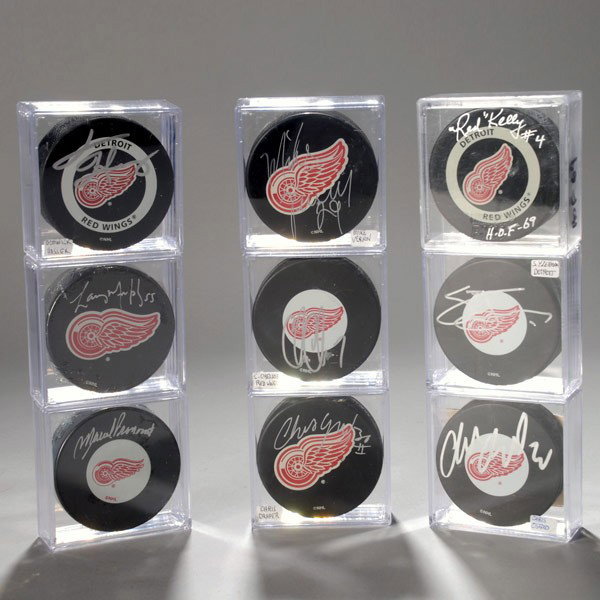 Nine Detroit Redwings Signed Pucks: Nine Detroit Redwings Signed Pucks Including Red Kelly, Chris Osgood, Mike Vernon, Chris Draper and Chris Chelios