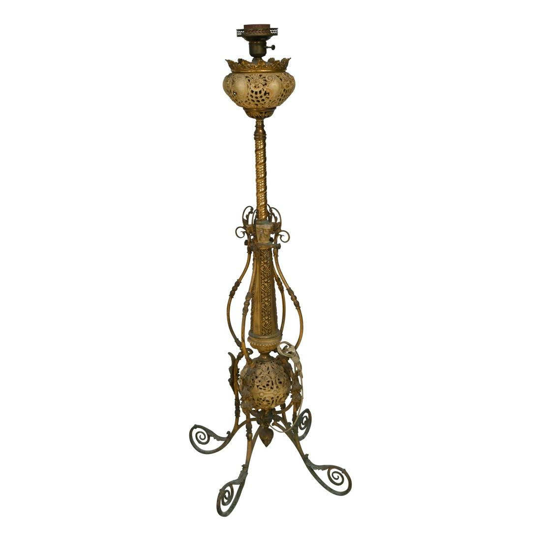 Bradley and Hubbard Piano Lamp Base (1 of 3)