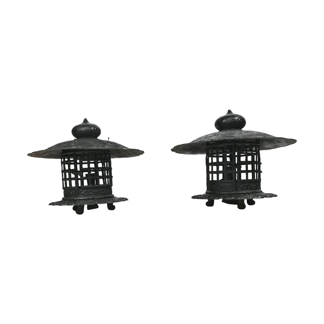 Pair of Japanese Yojiro Iron Garden Lanterns (1 of 3)