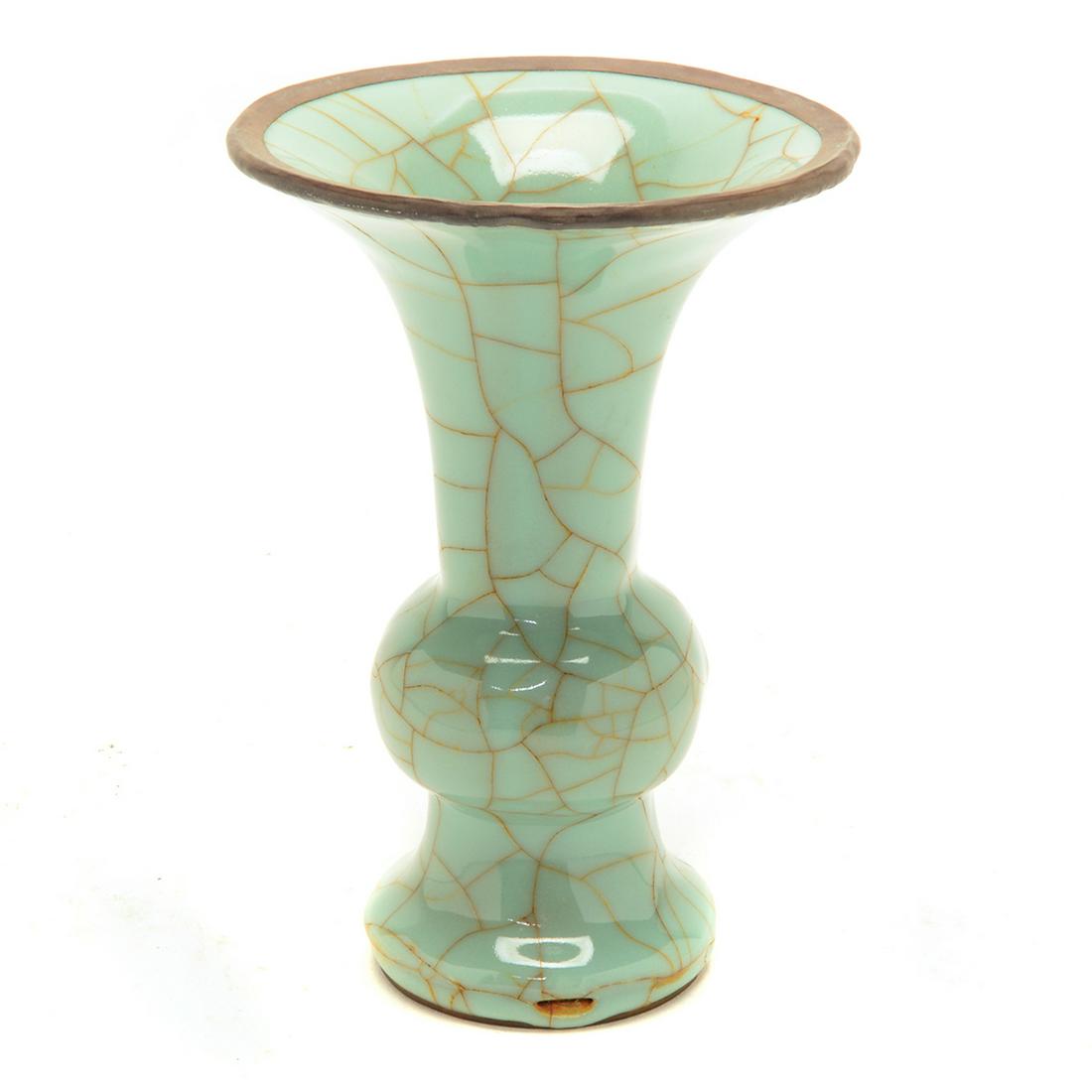 Chinese Guan-Type 'Gu' Vase (1 of 3)