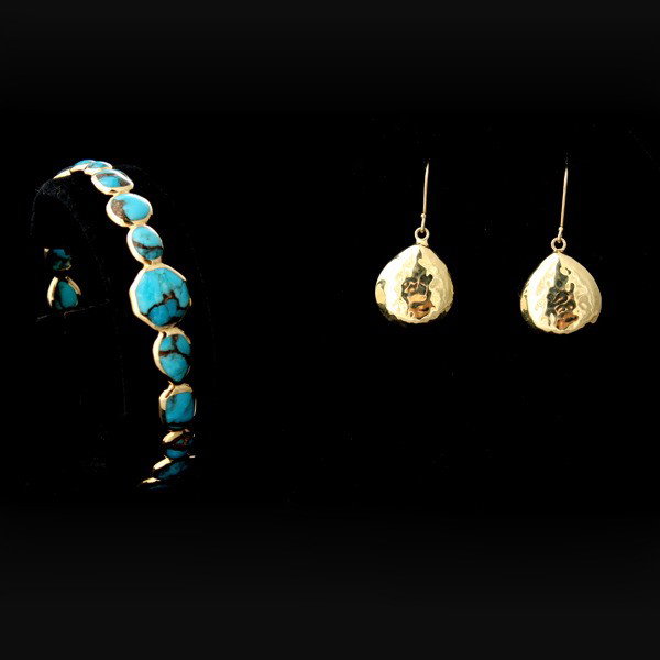 IPPOLITA TURQUOISE, 18K YELLOW GOLD JEWELRY.: COLLECTION OF IPPOLITA TURQUOISE, 18K YELLOW GOLD JEWELRY. Including a bangle featuring twenty-two bezel set turquoise cabochons of various shapes, together with a pair of hammered finish 18k yellow g