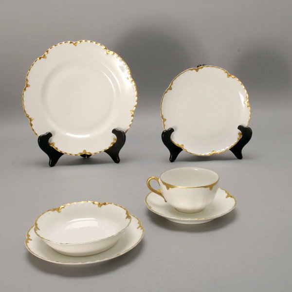 Haviland Limoges Porcelain Dinner Service:: Haviland Limoges Gilt Rimmed Partial Porcelain Dinner Service: fourteen dinner plates (diameter 9 1/2 inches); twenty-four lunch/dessert plates (diameter 7 1/2 inches); eighteen bread plates; eleven f